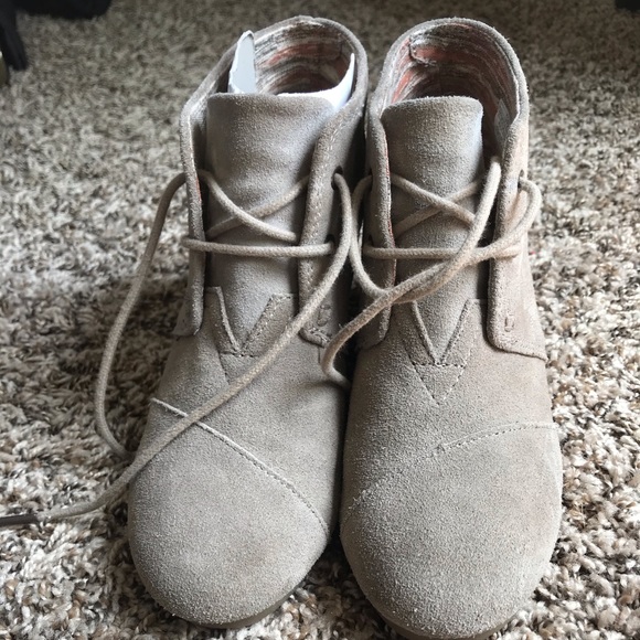 Toms Tan Suede Wedges - Picture 2 of 5